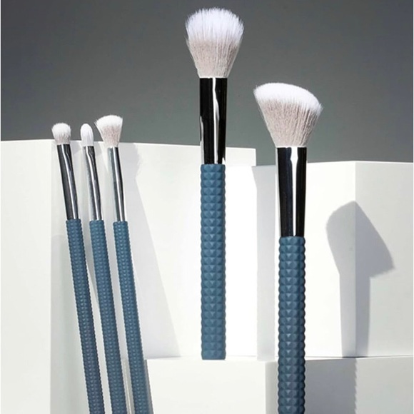 Laruce Beauty Christine Set 5 Piece Makeup Brush Set with Grey Cup - Picture 4 of 6